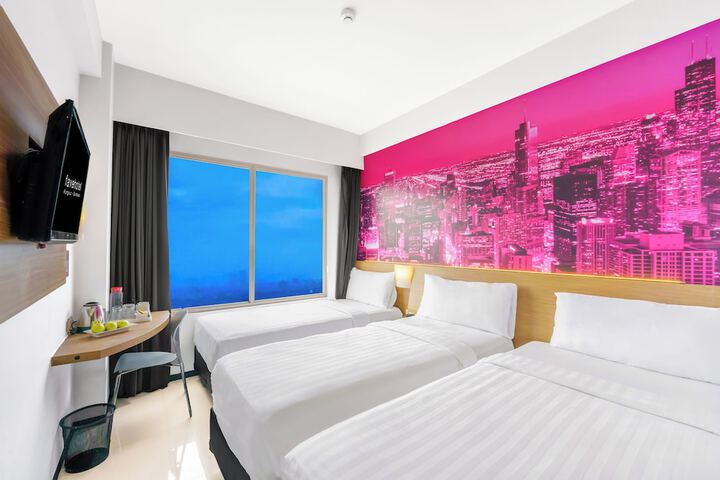 Room 9 of 35