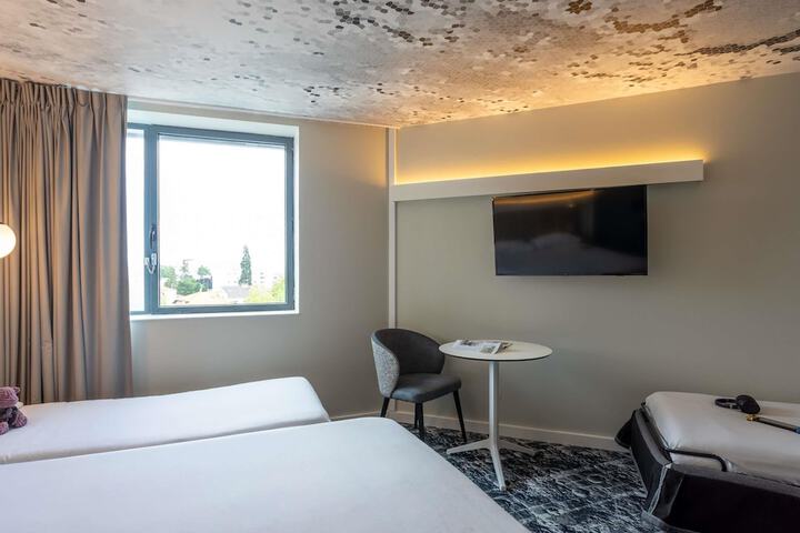 Room 8 of 57