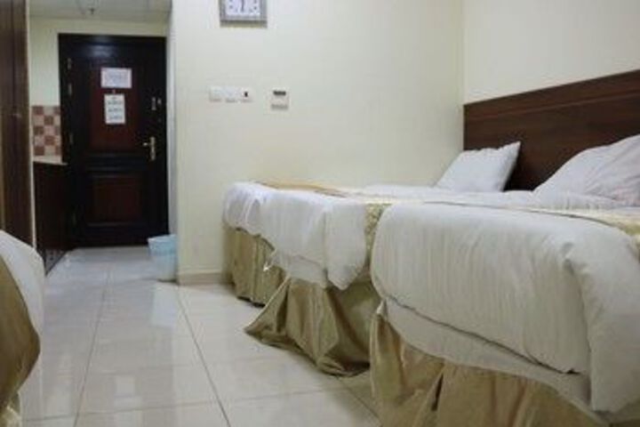 Room 9 of 20
