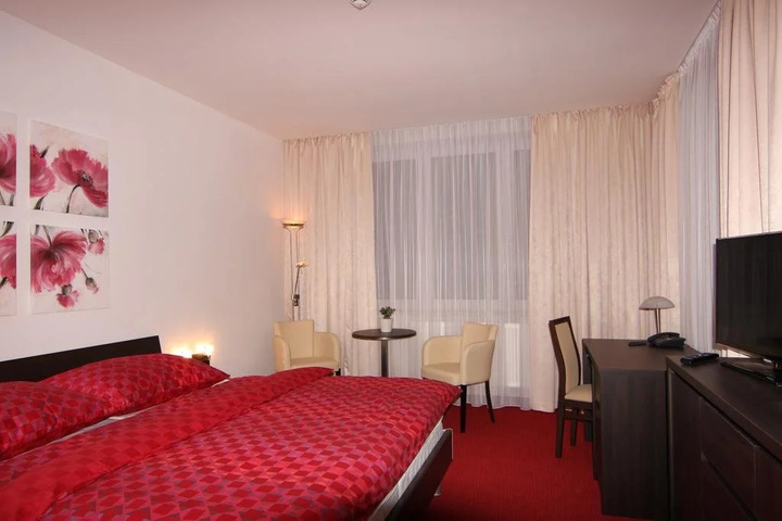 Room 3 of 16