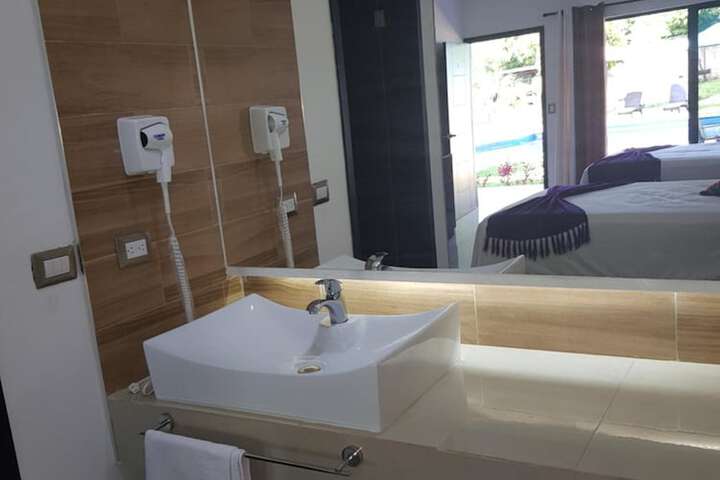 Room 16 of 68