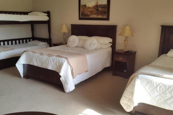 Olive Hill Country Lodge