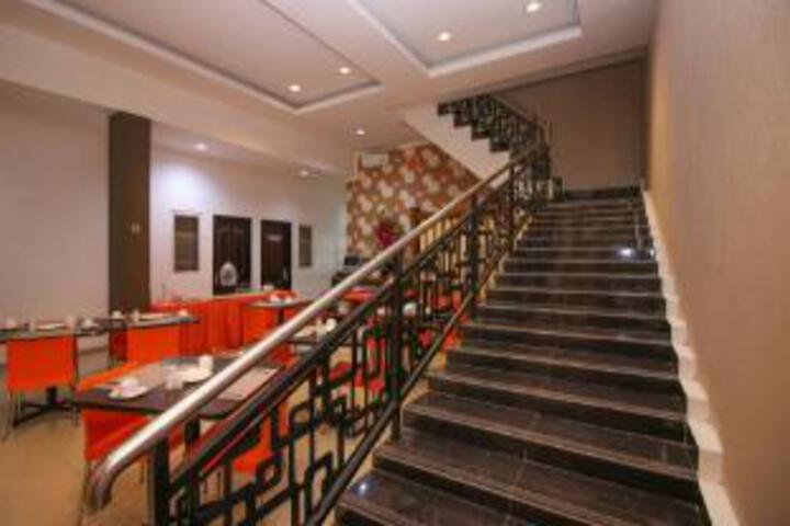 Airy Mapanget AA Maramis Manado
