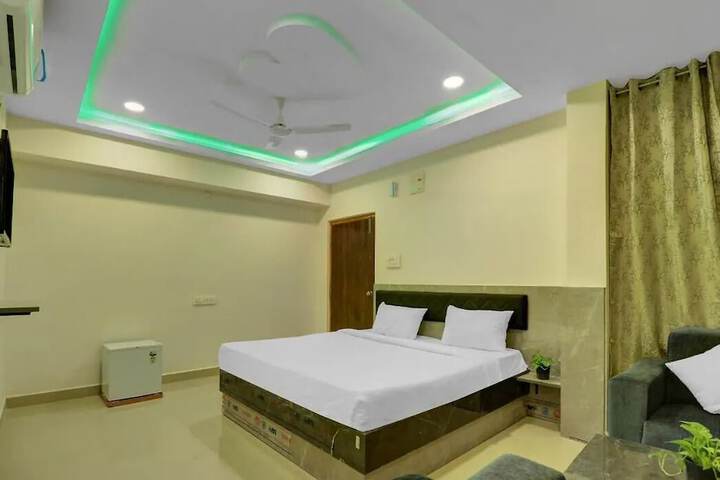 Room 9 of 26