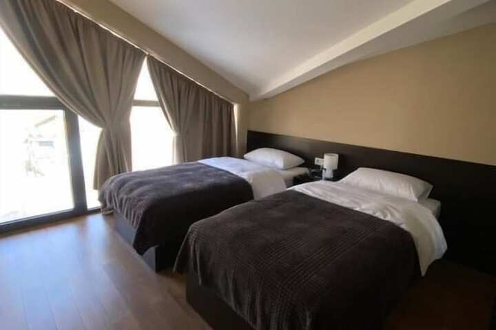 Room 8 of 39