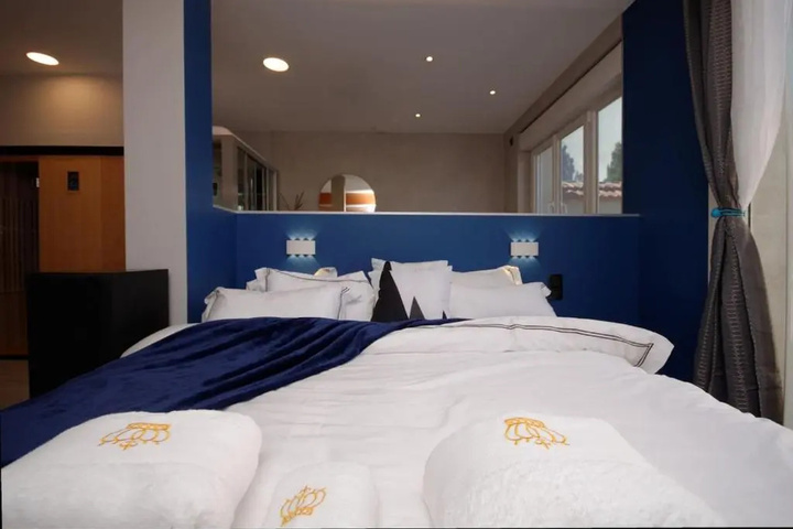 Room 5 of 23