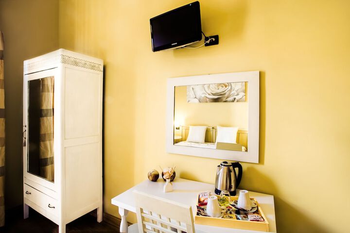 Room 6 of 30