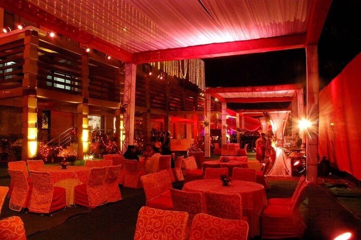 Dining Photos