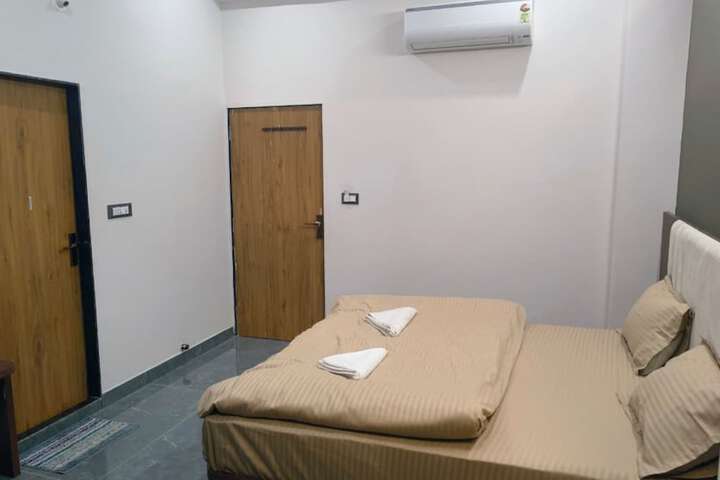 Room 35 of 72