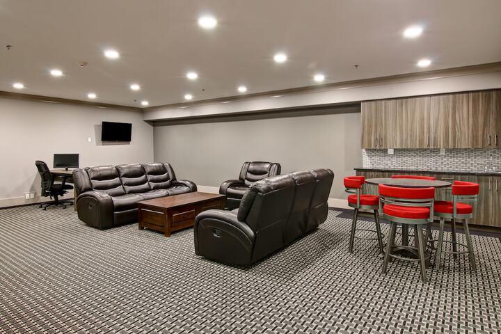 Business Center 37 of 39