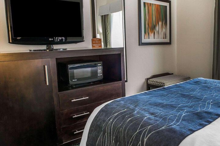 2 Double Beds (1 of 8)