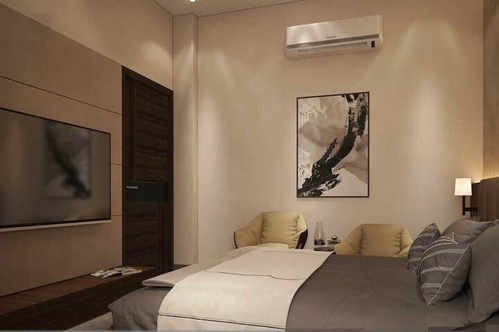Room 6 of 9