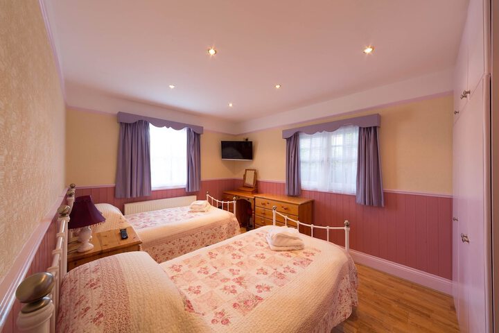 Room 2 of 150