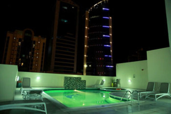 Pool 13 of 18