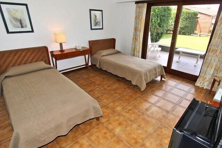 Room 44 of 166