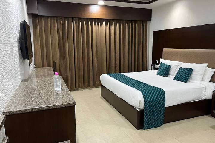 Room 8 of 22