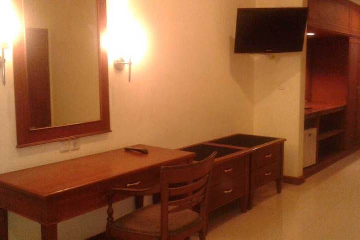Room 11 of 17