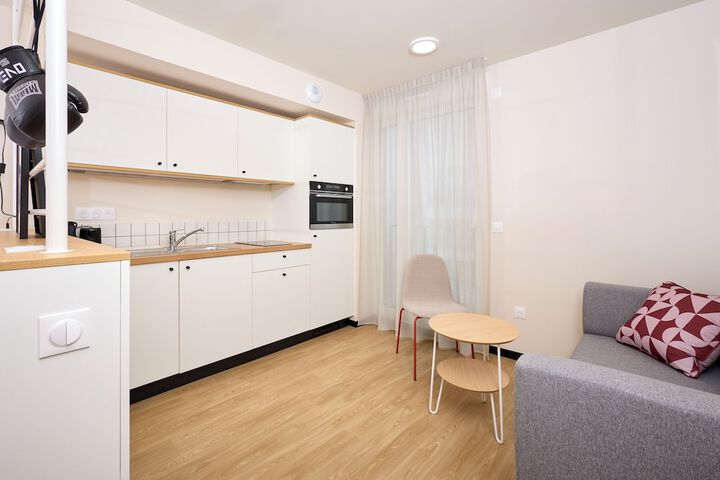 Room 32 of 70