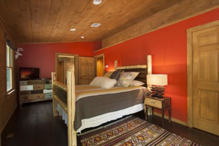 Room 34 of 46