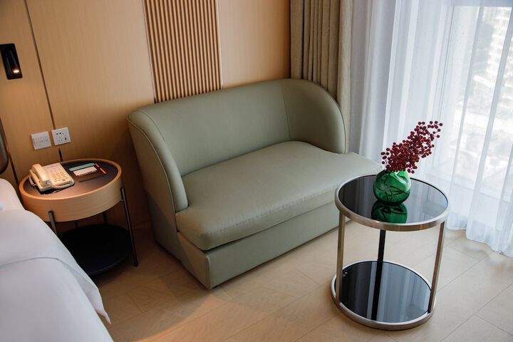 Room 4 of 12