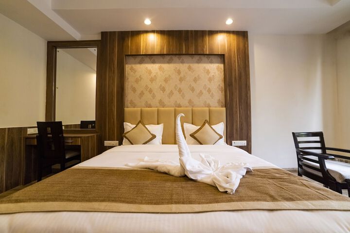 Room 8 of 34