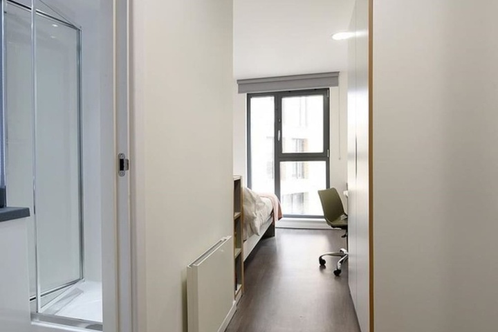 Room 5 of 13