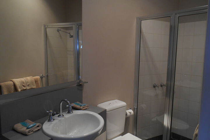 Room 15 of 34