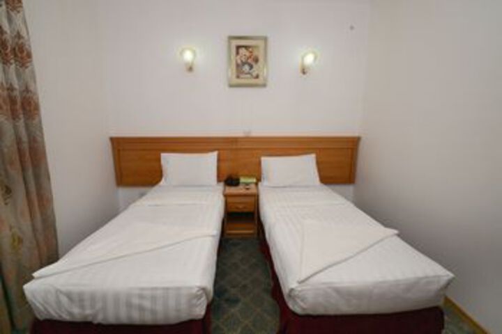 Room 11 of 21