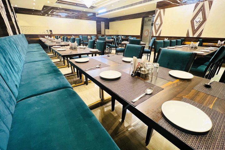 Dining 6 of 11