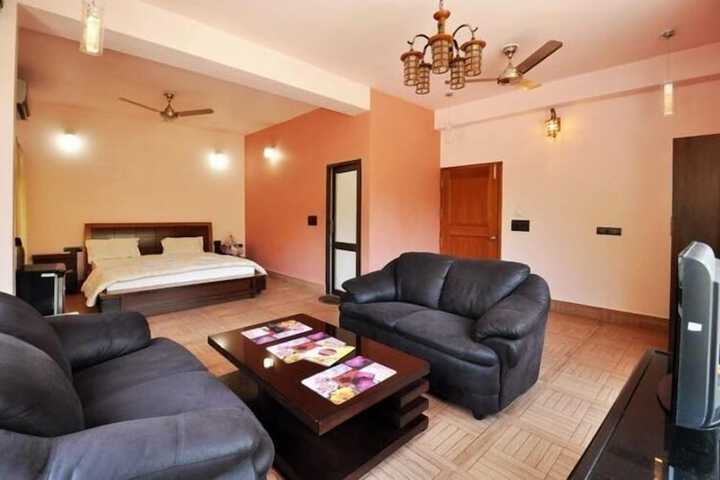 Room 6 of 25
