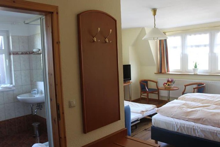Room 32 of 32