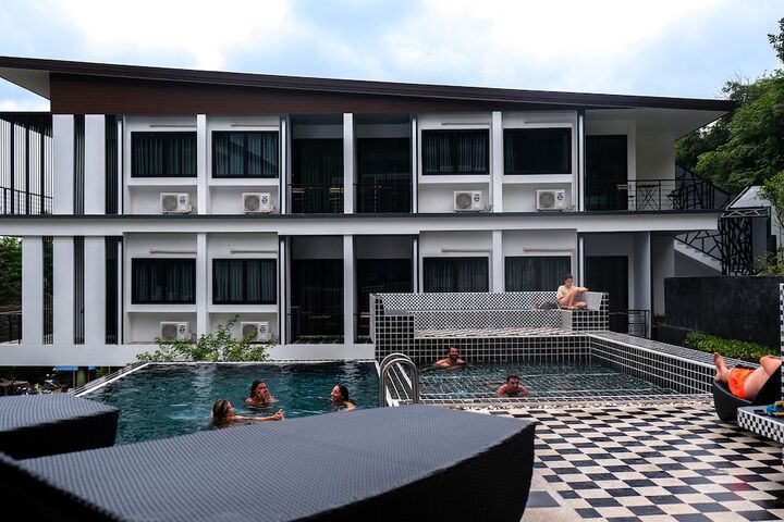 Pools & Facilities