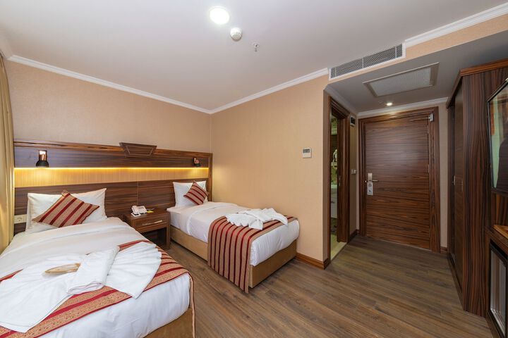 Room 10 of 46