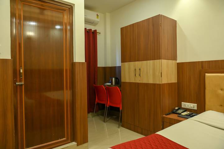 Room 63 of 94