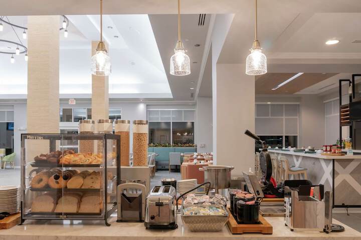 Breakfast area