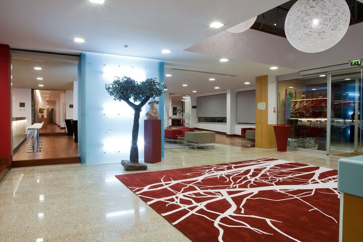 Entrance & Lobby
