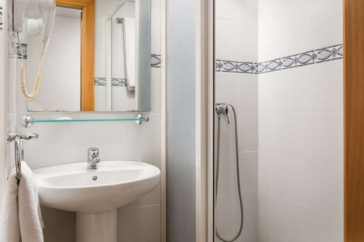 Room 14 of 26