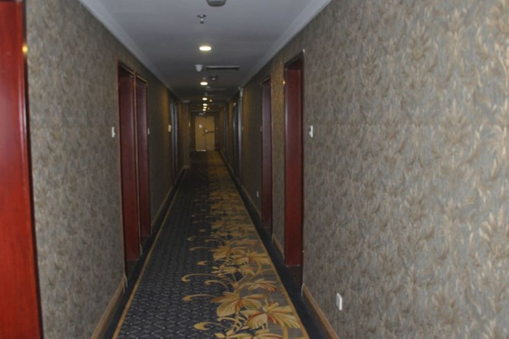 Ballroom/Hall 24 of 28