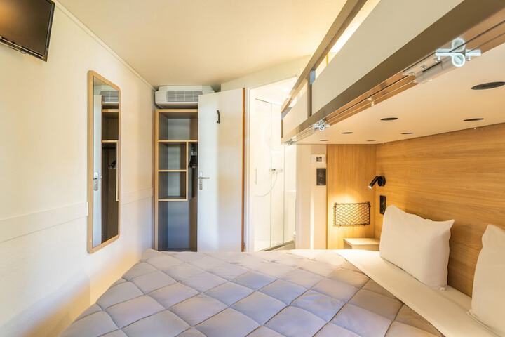 Room 7 of 26