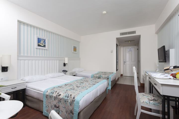 Room 5 of 45