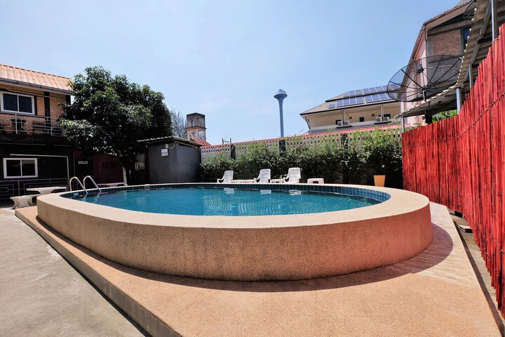 Hotel Pool