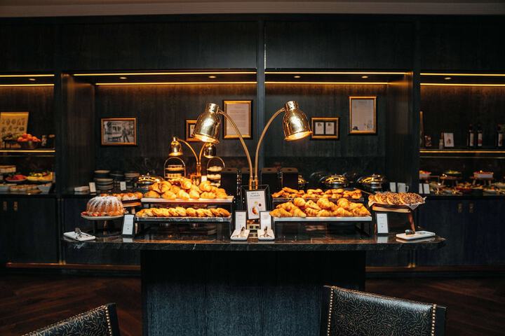 Breakfast/Coffee Service 82 of 145