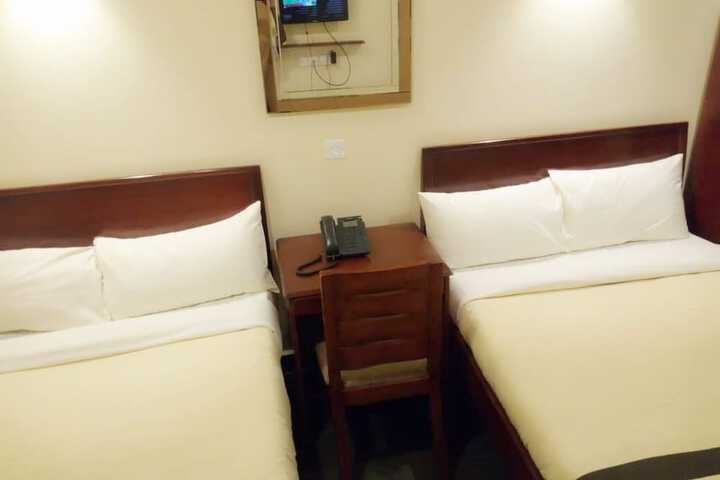 Room 16 of 32