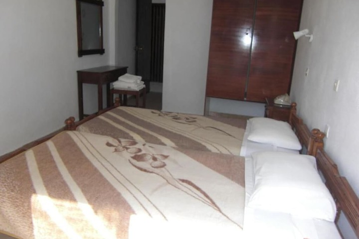 Room 7 of 42