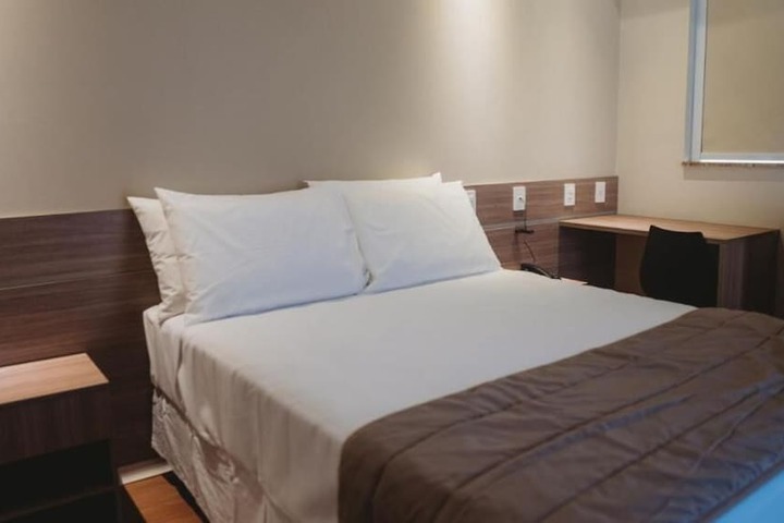 Room 5 of 10
