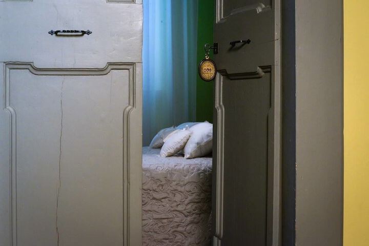 Room 10 of 20