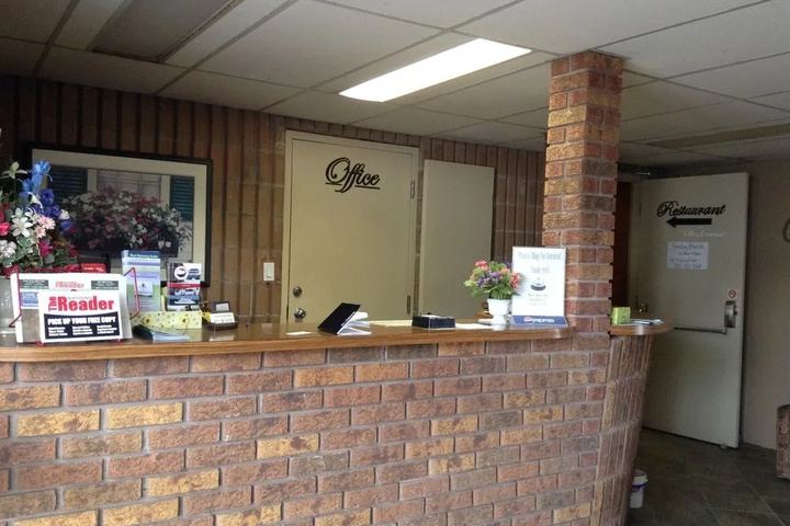 Sturgeon River Inn & Restaurant
