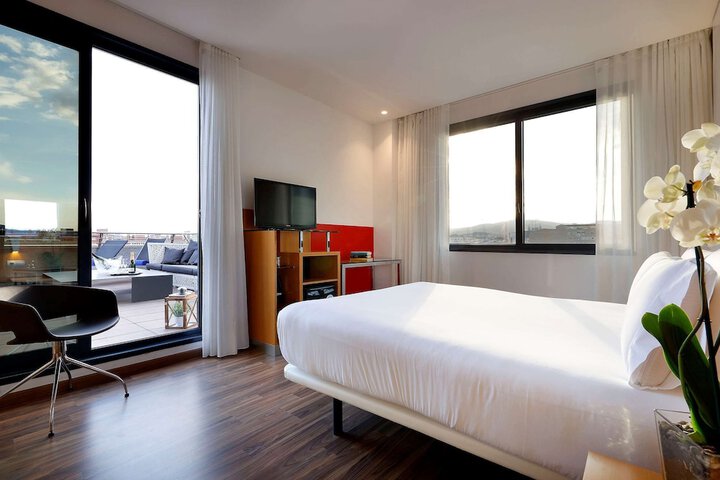 Room 25 of 58