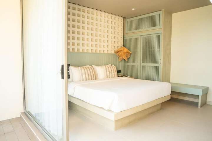 Room 9 of 52
