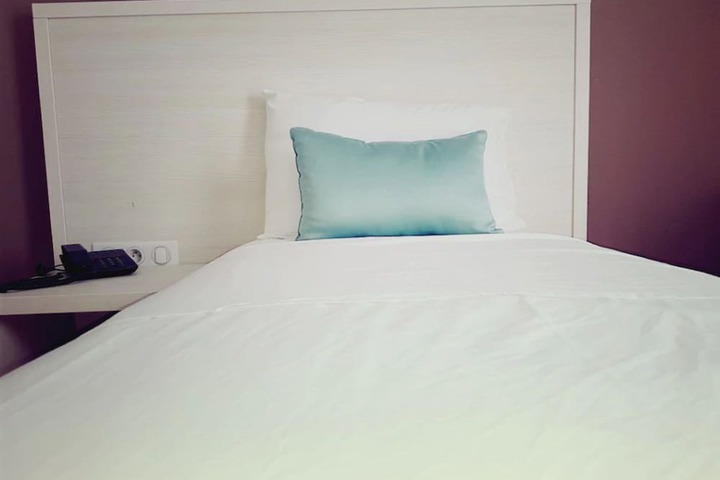 Room 8 of 34